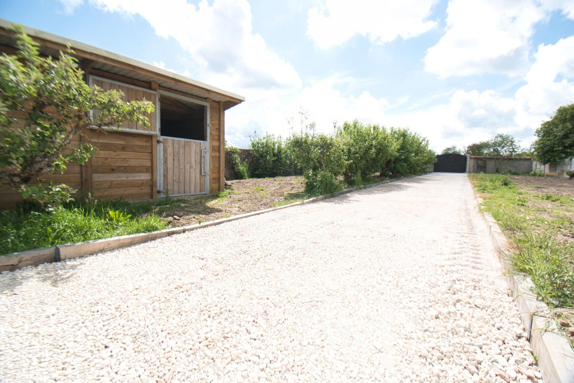 Le Relais Des Caleches - La Chaleureuse Bed & Breakfast Bu (Eure-et-Loir) Exterior photo